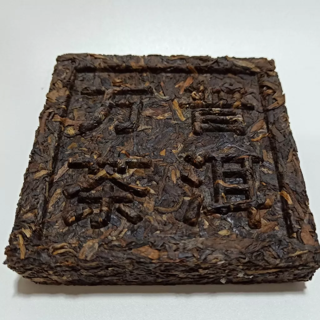 Terza Luna Tè Pu-erh | Pu Erh Shu 2016^Pu Erh 2009 Sheng